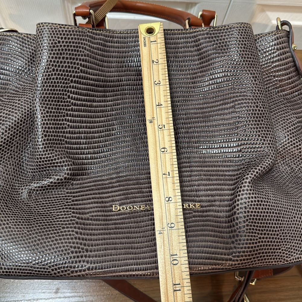 Dooney & Bourke bag. - Picture 10 of 10